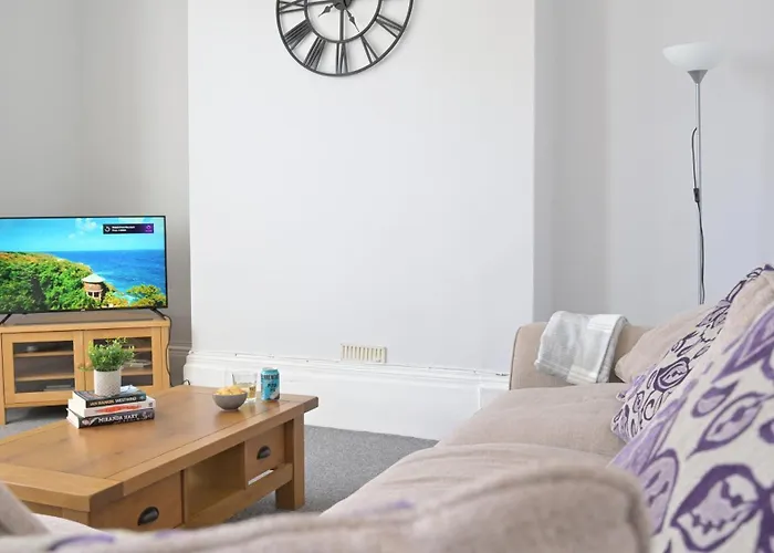 Spacious Penthouse In Central Plymouth 3 Large Bedrooms