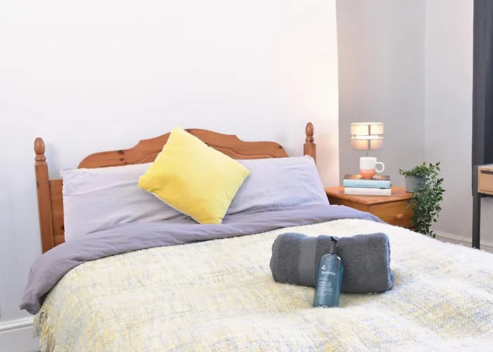 Spacious Penthouse In Central Plymouth 3 Large Bedrooms