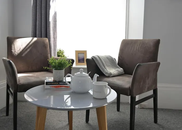 Spacious Penthouse In Central Plymouth 3 Large Bedrooms