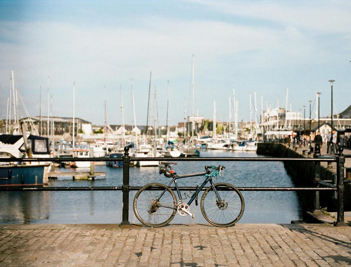 Apartment Spacious Penthouse In 3 Large Bedrooms Plymouth